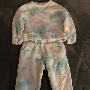 Cat & Jack Sweatsuit Set; Tie-dye; Long Sleeve; 2T; Good condition; Warm/comfy